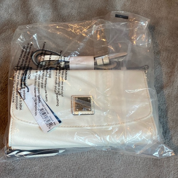 🖤🤍DOONEY & BOURKE🖤🤍Off White Saffiano Clutch Wallet/Crossbody - Picture 2 of 9